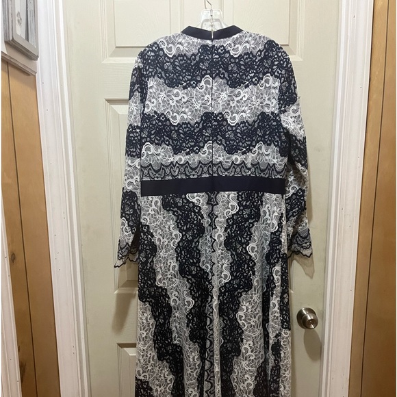 Dainty Jewell’s Valencia dress - Picture 2 of 10